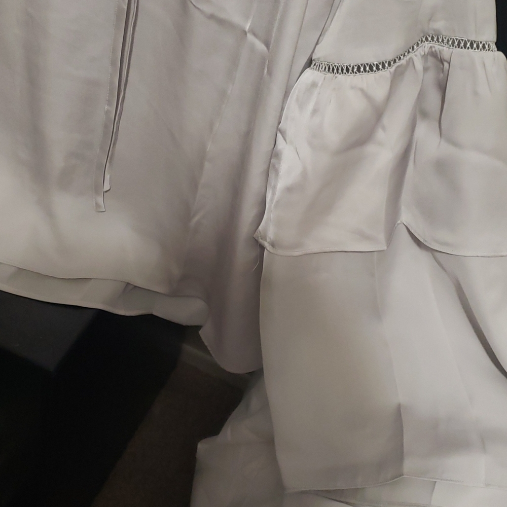 1 M left New boutique satin peasant top - Picture 8 of 11